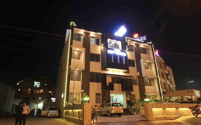 Hotel Neo Classic, Zirakpur 1